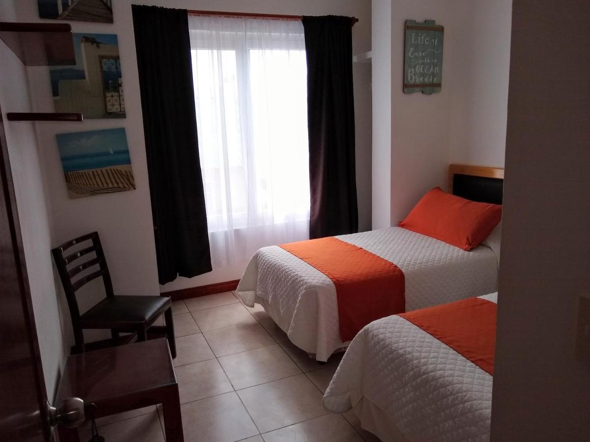 Drake Inn Puerto Villamil Exterior photo
