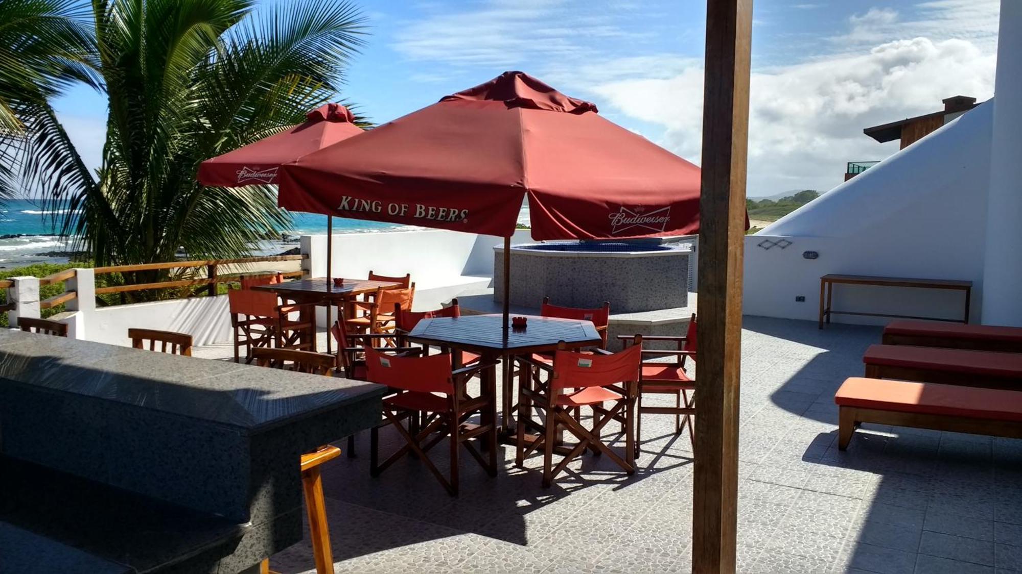 Drake Inn Puerto Villamil Exterior photo