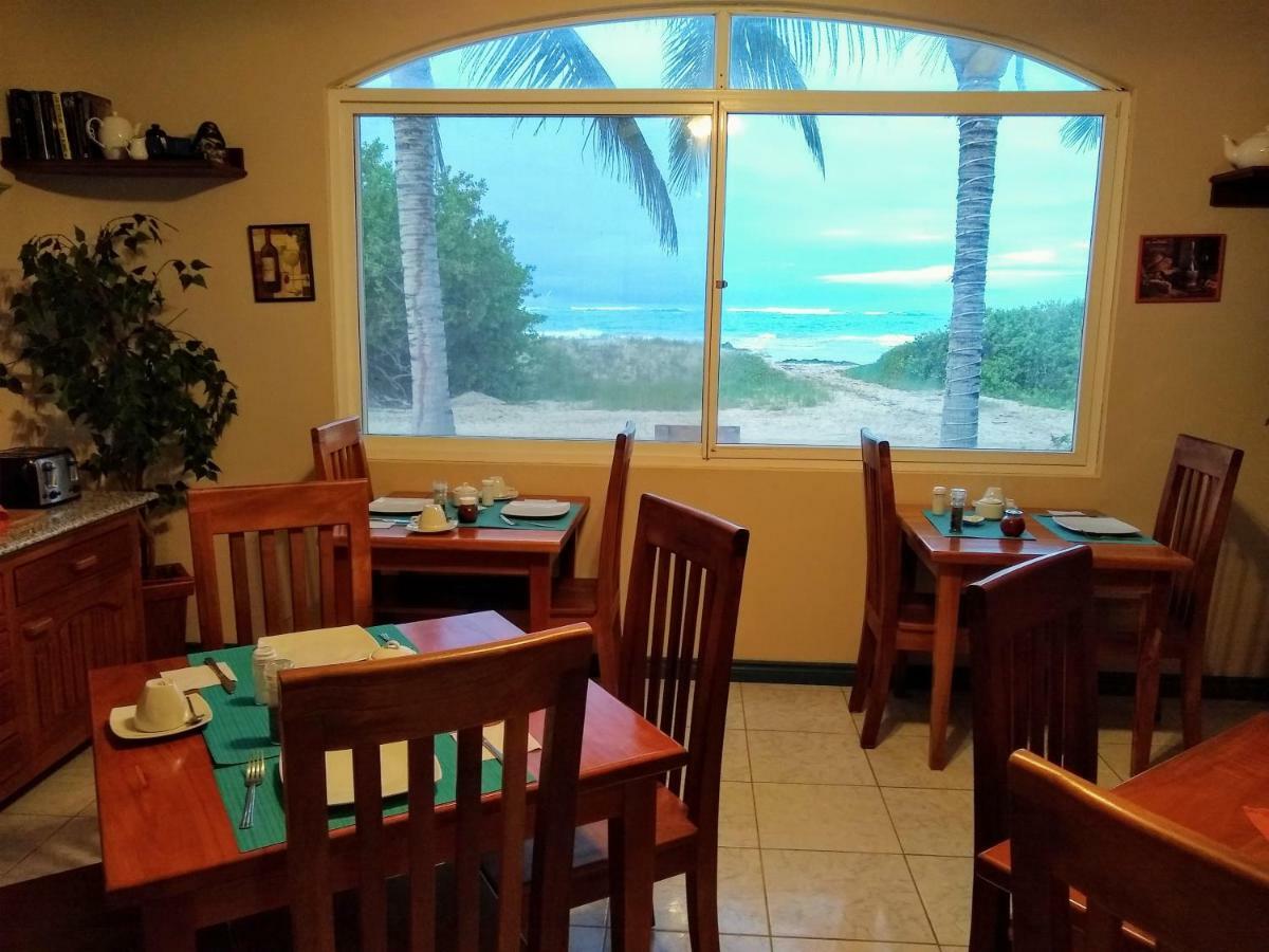 Drake Inn Puerto Villamil Exterior photo