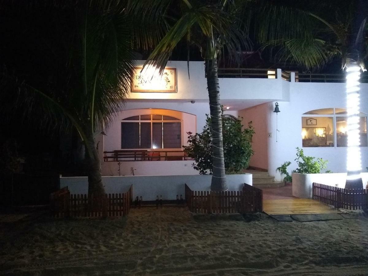 Drake Inn Puerto Villamil Exterior photo